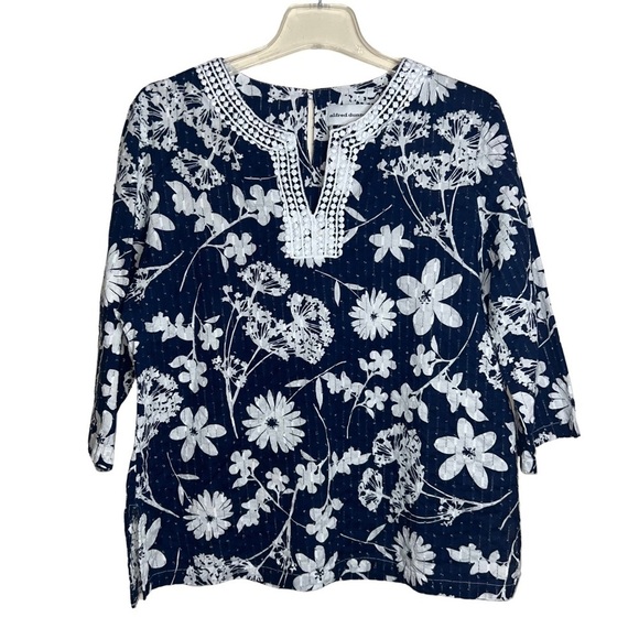 Alfred Dunner Blue and White Floral Top with Crocheted Neckline Cotton Size 14 - Picture 1 of 10